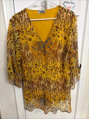 Signature JMB Women’s Top Peacock Motif Size PreOwned Medium - Large